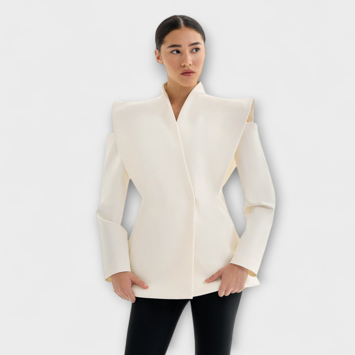 Alpenfeld™ | Valeria – Skulpturaler Schulterblazer
